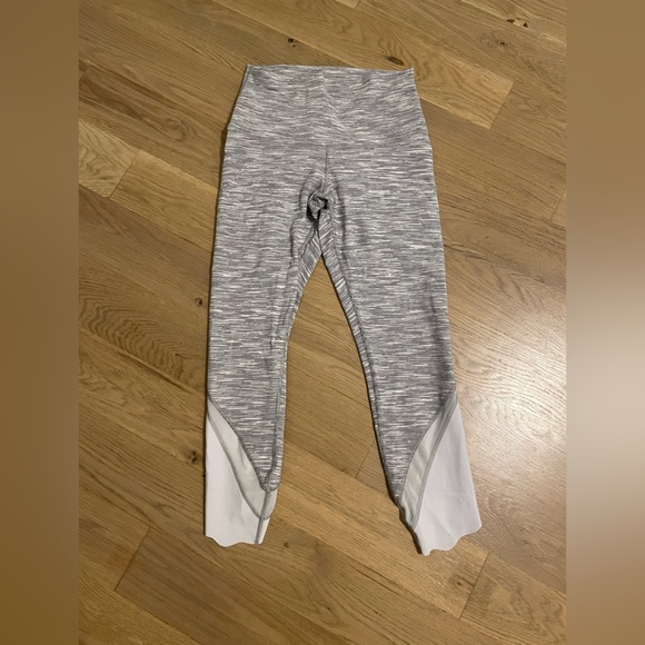 lululemon athletica Pants - Lululemon Wunder Under Scalloped Hem High-Rise Crop